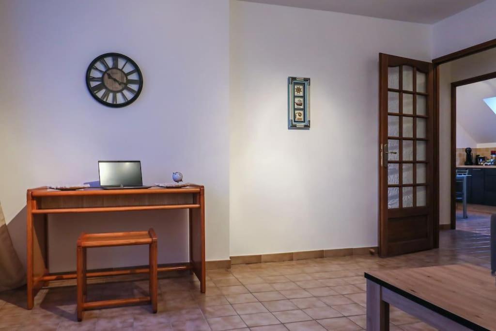 איסודן Le Saint-Cyr, Centre-Ville, Cosy, Spacieux מראה חיצוני תמונה